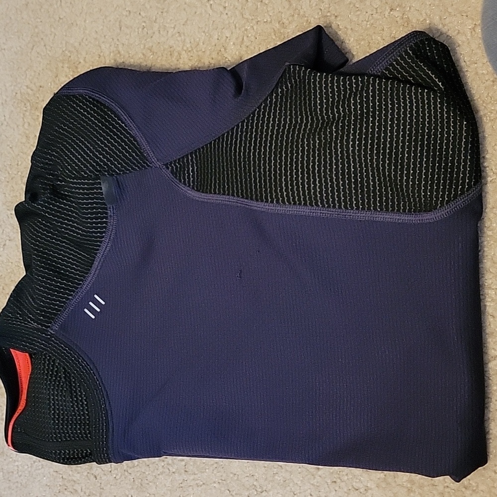 Lululemon short sleeved shirt